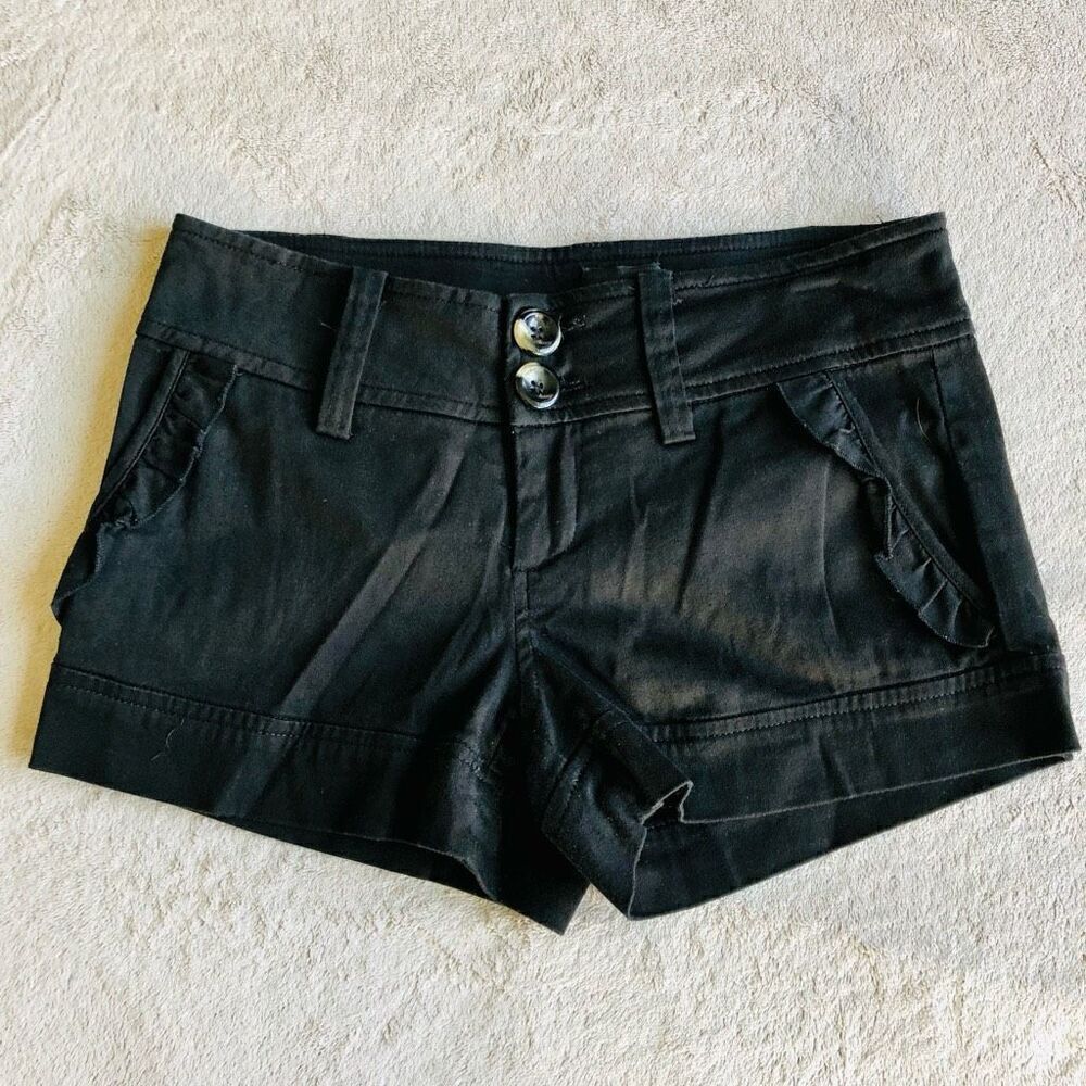 2b bebe Black Ruffle Hot Shorts size 0